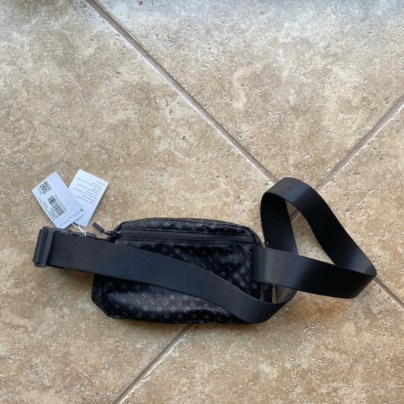 *SOLD** NWT Lululemon Everywhere Belt Bag Motif - Picture 7 of 7